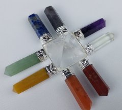 Generátor energie s pyramídou z krištáľu