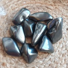 Šungit oblázek leštěný 3x5cm