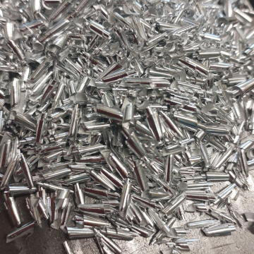 Kovové špony pro výrobu orgonitů