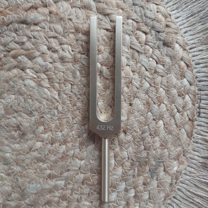 Terapeutická ladička 432 Hz mosadz