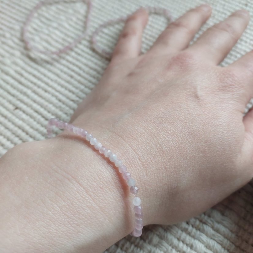 Náramek Růženín fazetovaný  3 mm