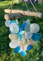 Zvonkohra Jaro z naplaveného dreva