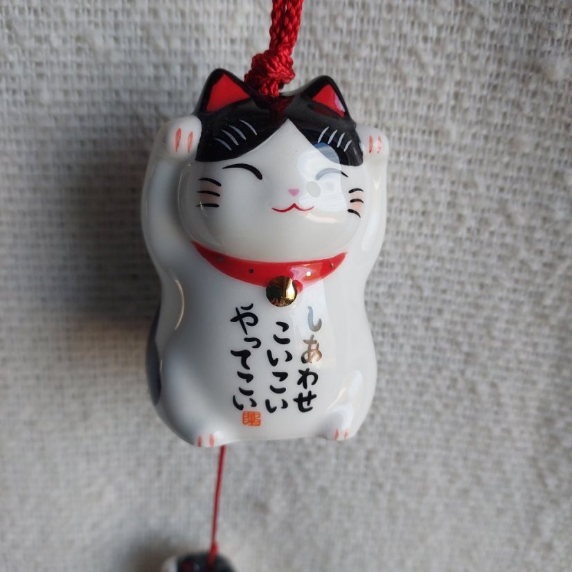 Zvonkohra Ceramic Furin Bell Maneki Neko Kuroshiro