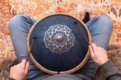 Kovový bubon Octave Steel Tongue drum Mandala D amara Sonic Energy