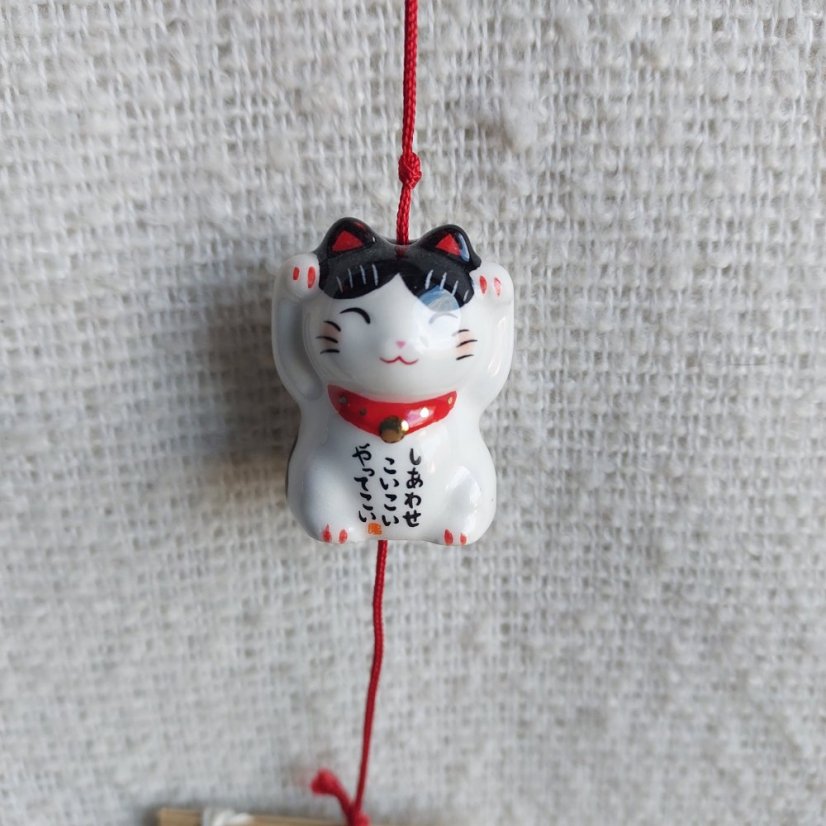Zvonkohra Ceramic Furin Bell Maneki Neko Kuroshiro