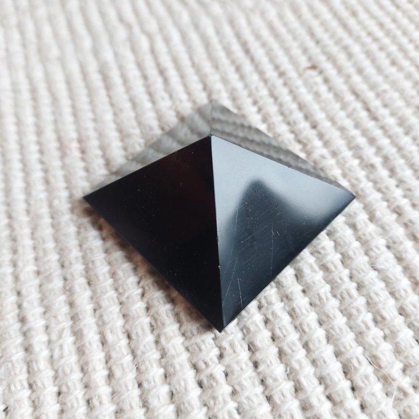 Pyramida Obsidián 4 cm