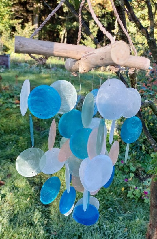 Zvonkohra Jaro z naplaveného dreva