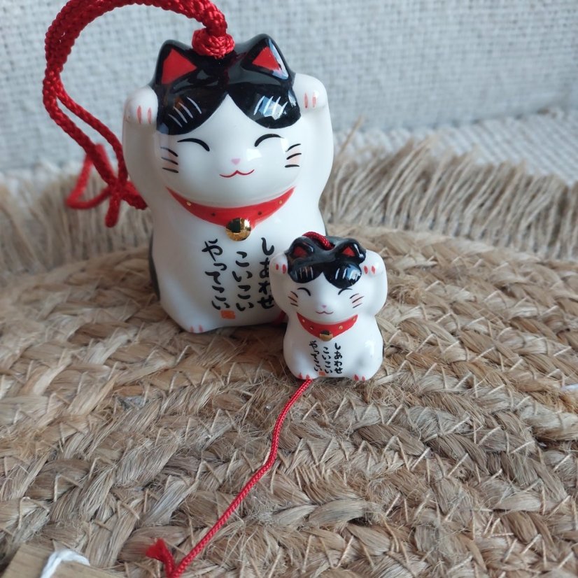 Zvonkohra Ceramic Furin Bell Maneki Neko Kuroshiro