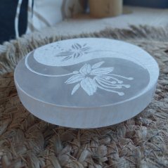 Selenitový podtácek 10 cm Yin-Yang