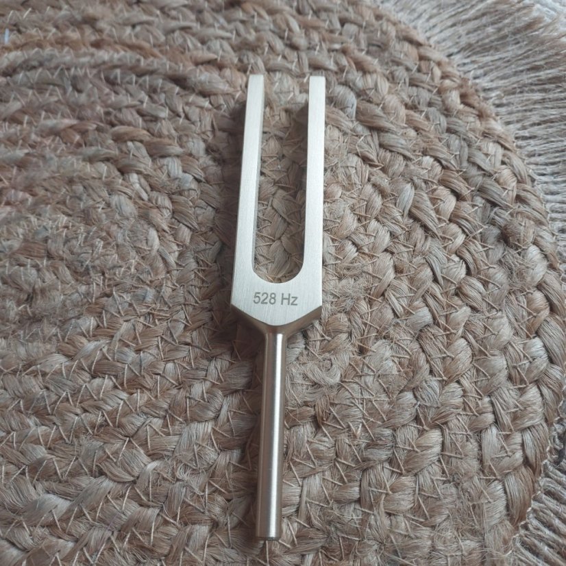 Terapeutická ladička 528 Hz DNA oprava mosaz