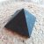 Šungitová pyramída 7x7 cm, neleštená