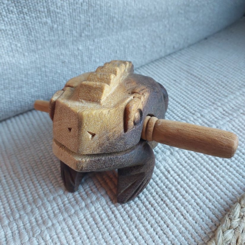 Hrací zvířátko Žába střední 14 cm