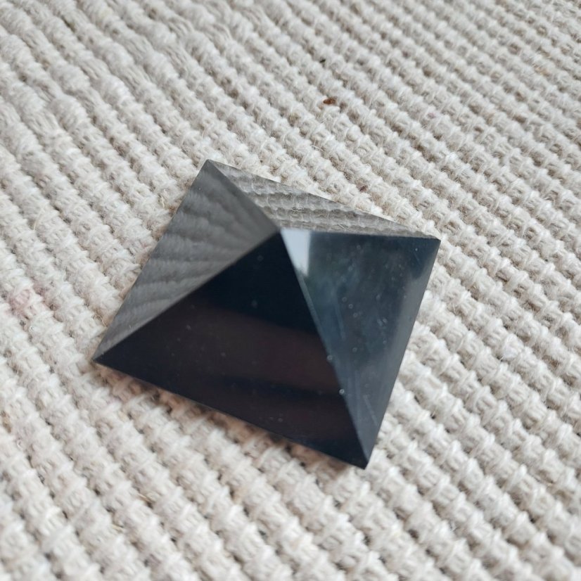 Pyramida Obsidián 4 cm